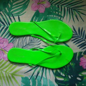 Maurices Neon Green Flip Flops/Sandals